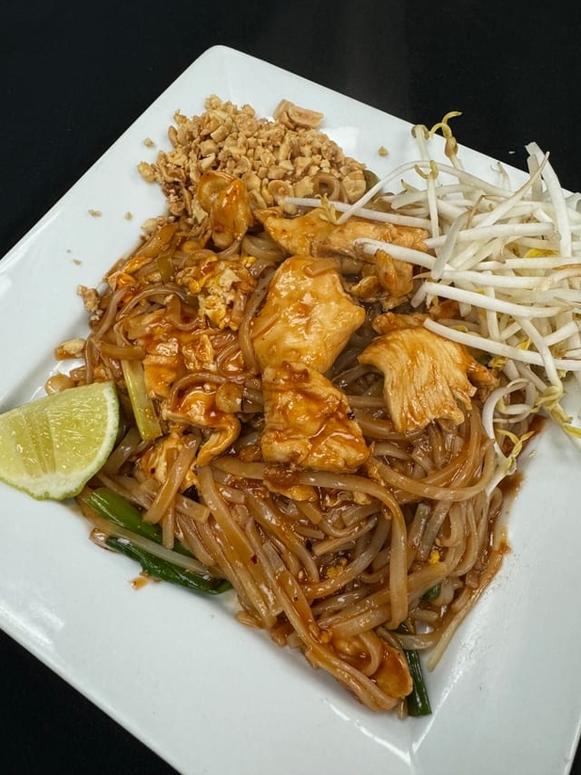 Street pad Thai.