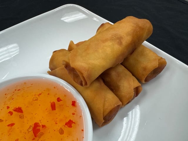 Veggie egg rolls (VEG, VG).